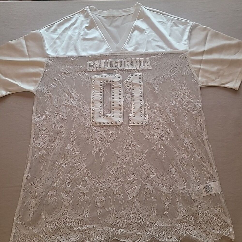 Shein White Lace Womens Satin Jersey Top Short Sleeve V-Neck California 01